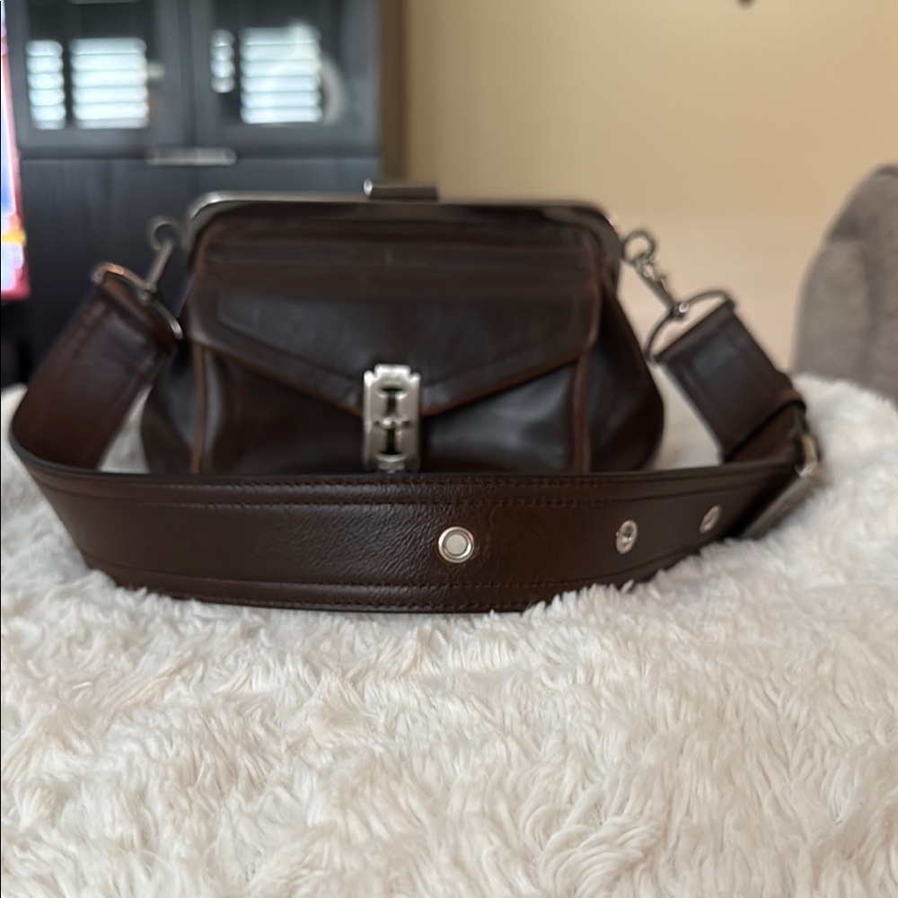 Korean brand Vunque Brown Leather bag